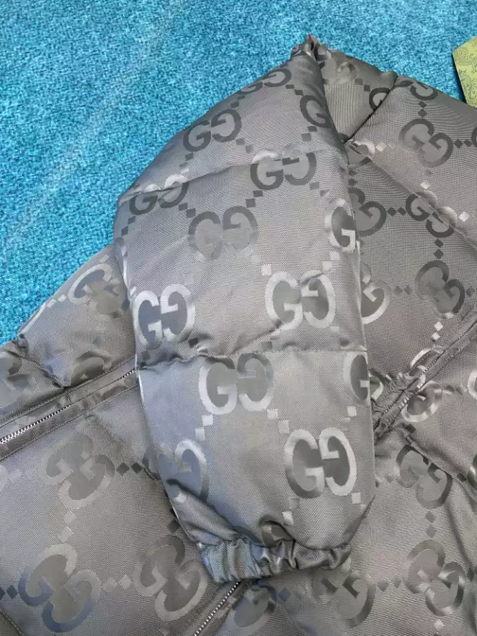 Gucci Jumbo GG Down Jacket – GCJ054