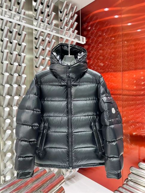 MONCLER PADDED DOWN JACKET – MC082
