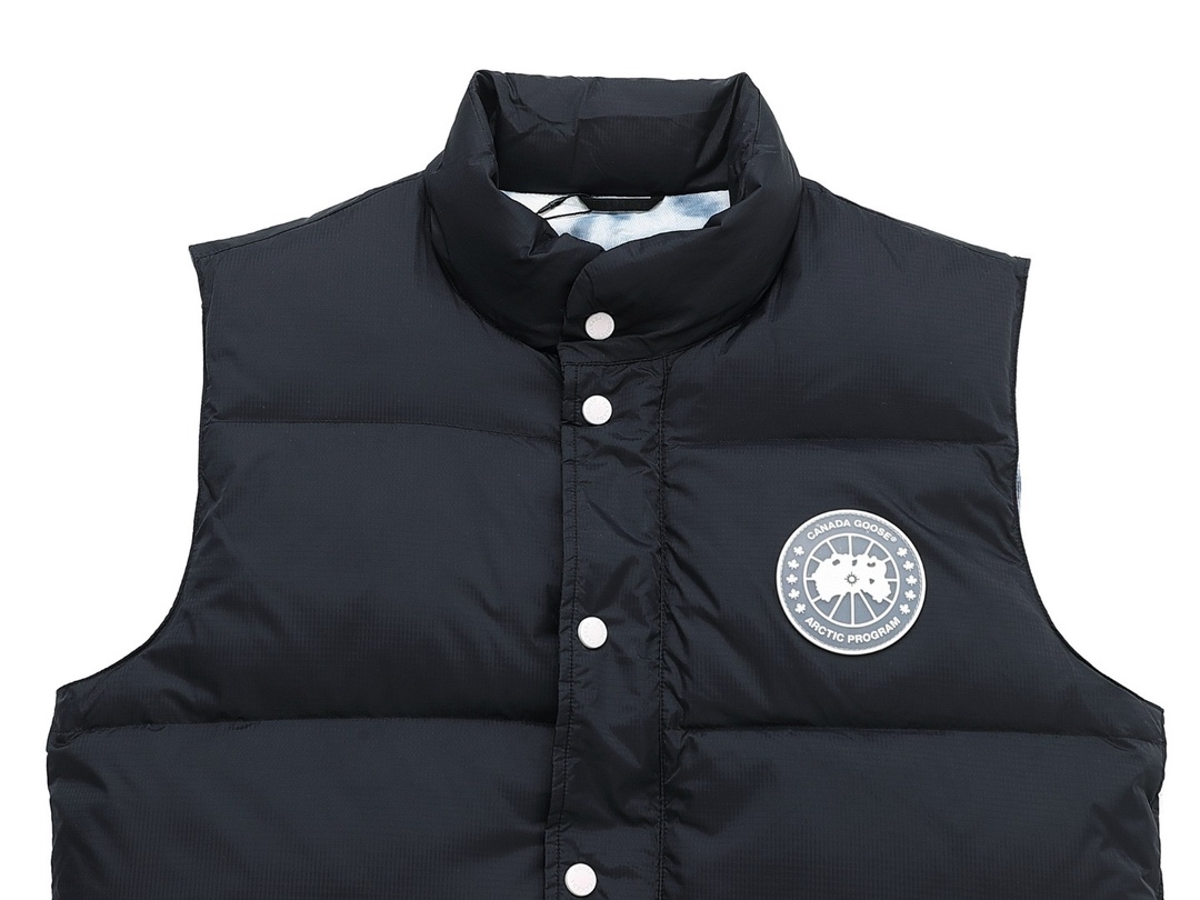 CANADA GOOSE VEST NATURE BLACK – CN32