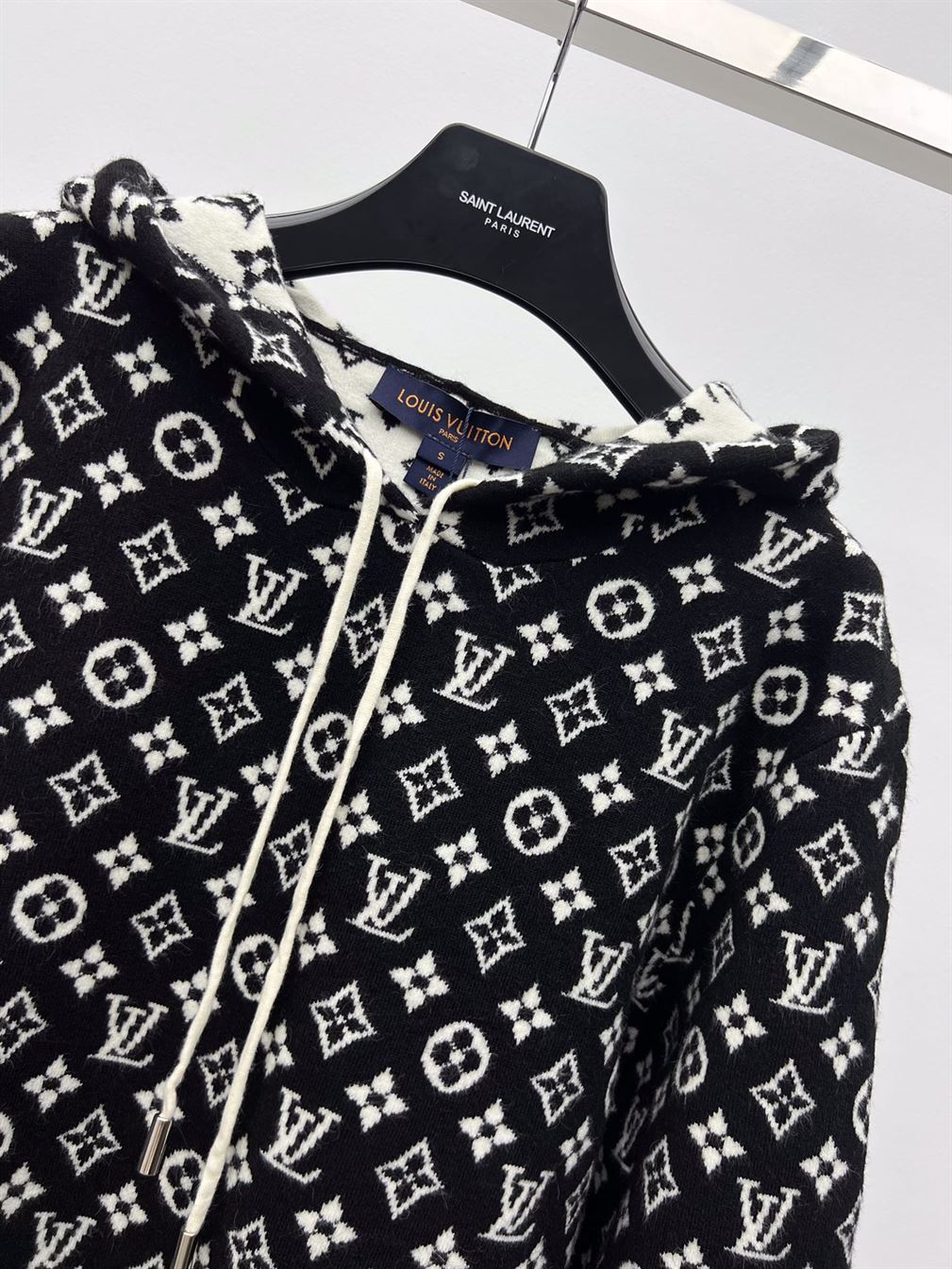 LOUIS VUITTON HOODIE – LVH022