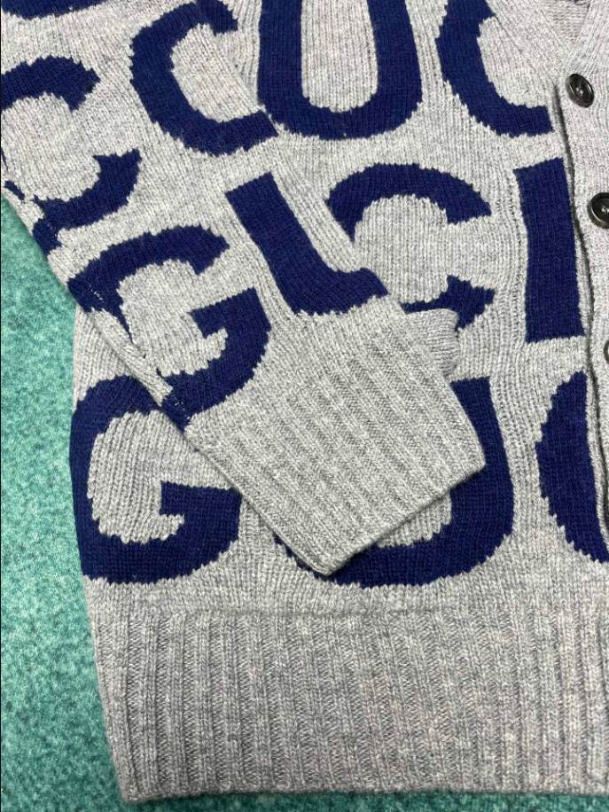 Gucci Grey Wool All-Over Logo Knitwear – GCK062