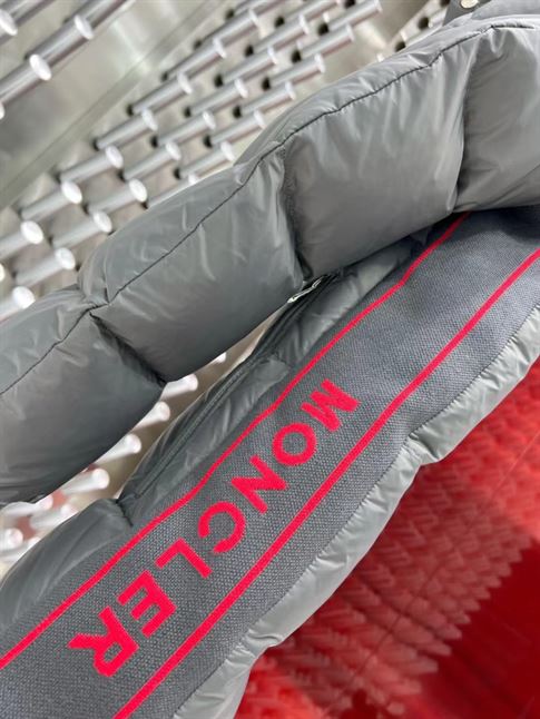 MONCLER JACKETS – MC080