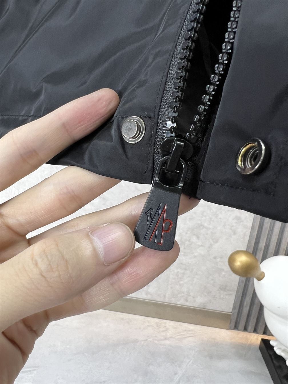 MONCLER GUIERS RAIN JACKET – MC099