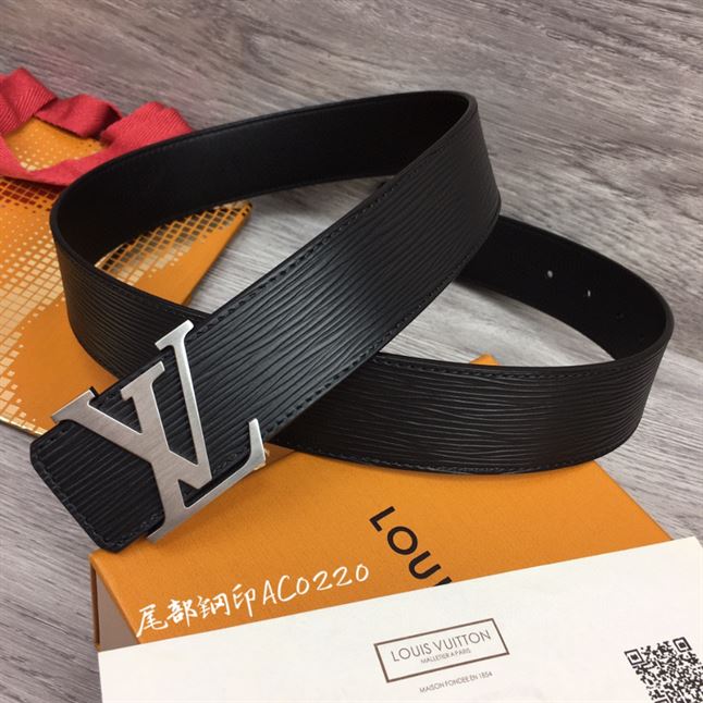 LOUIS VUITTON LV INITIALES 40MM LBE064