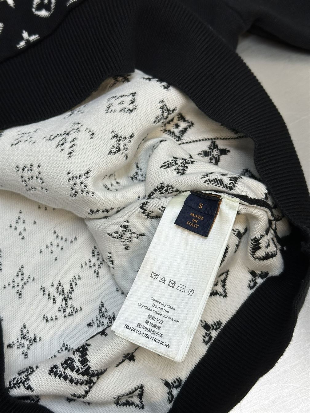 LOUIS VUITTON GRADIENT COTTON HOODIE – LH070