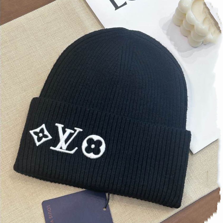Louis Vuitton Black Logo LV White Hats – LVC002
