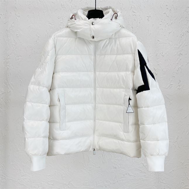 MONCLER CORYDATE PADDED JACKET – MC045