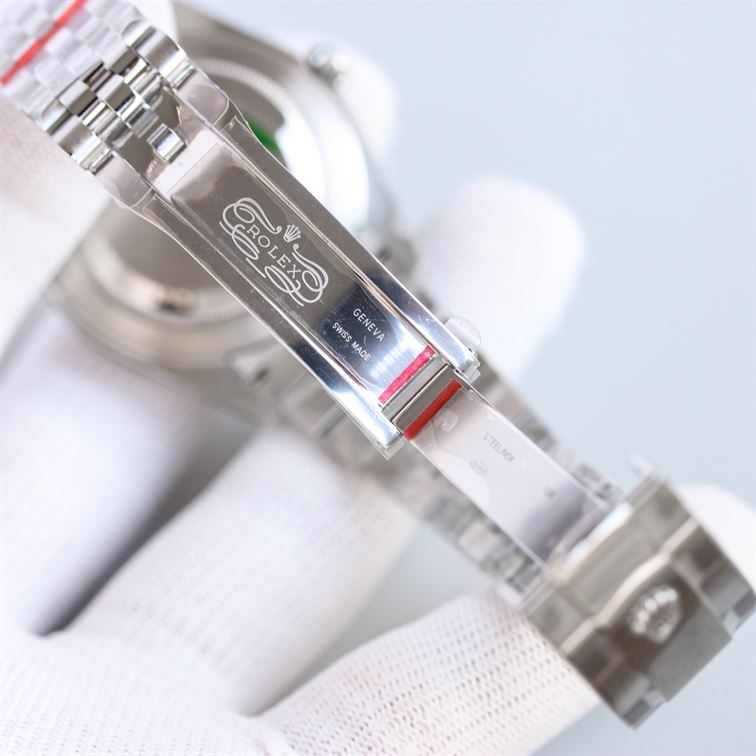 ROLEX OYSTER PERPETUAL DATEJUST – RL015