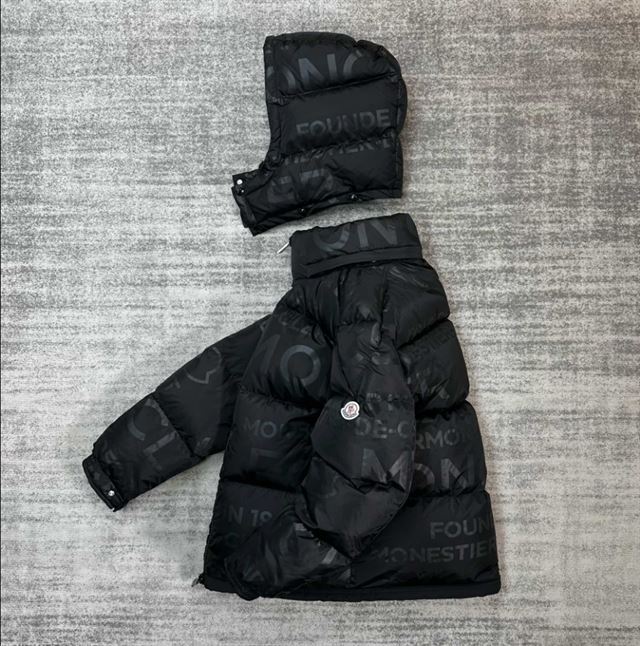 MONCLER DOWN JACKET – MC023