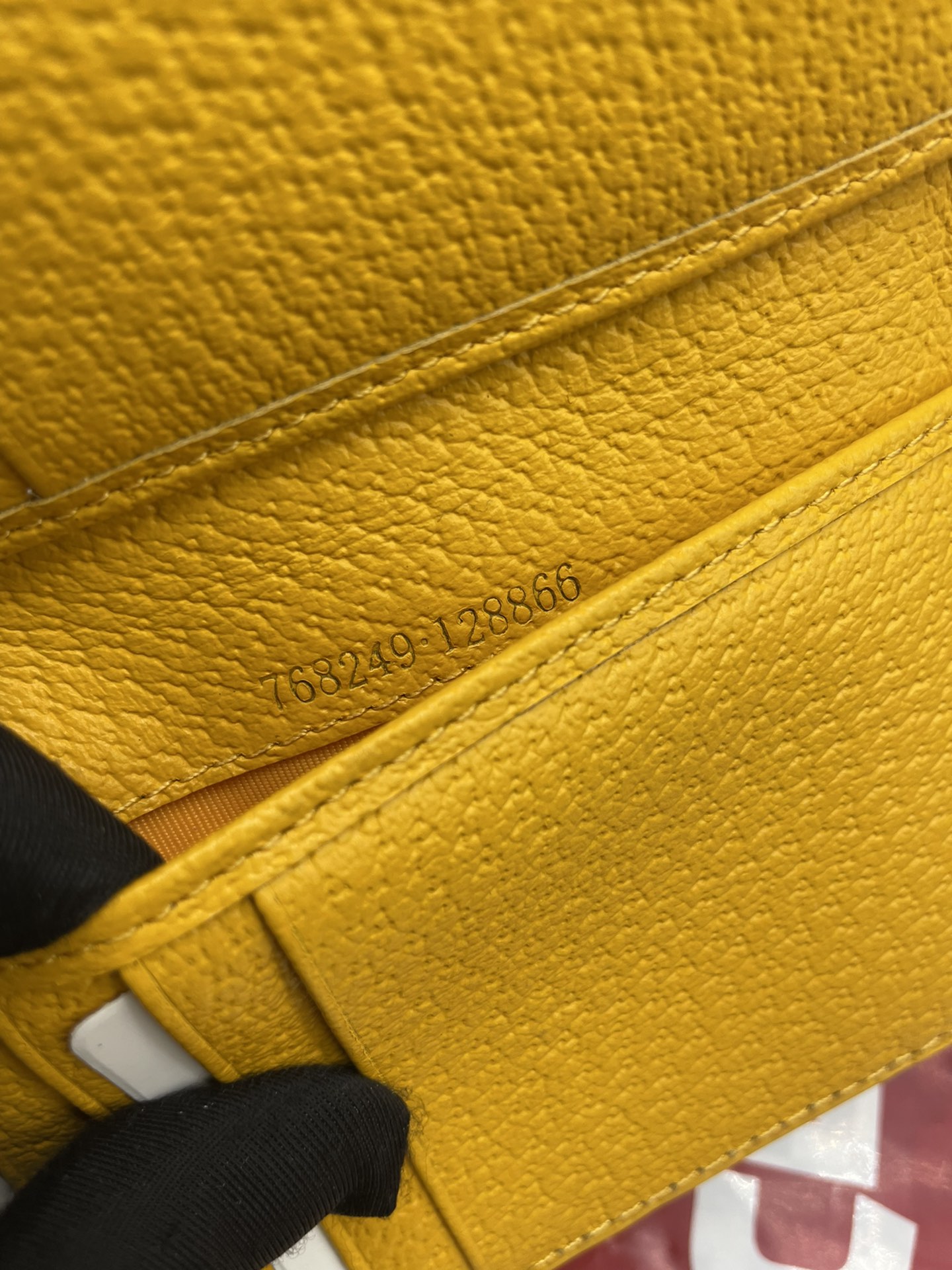 GUCCI GG LONG CARD CASE WITH GG DETAIL IN YELLOW – WLG048