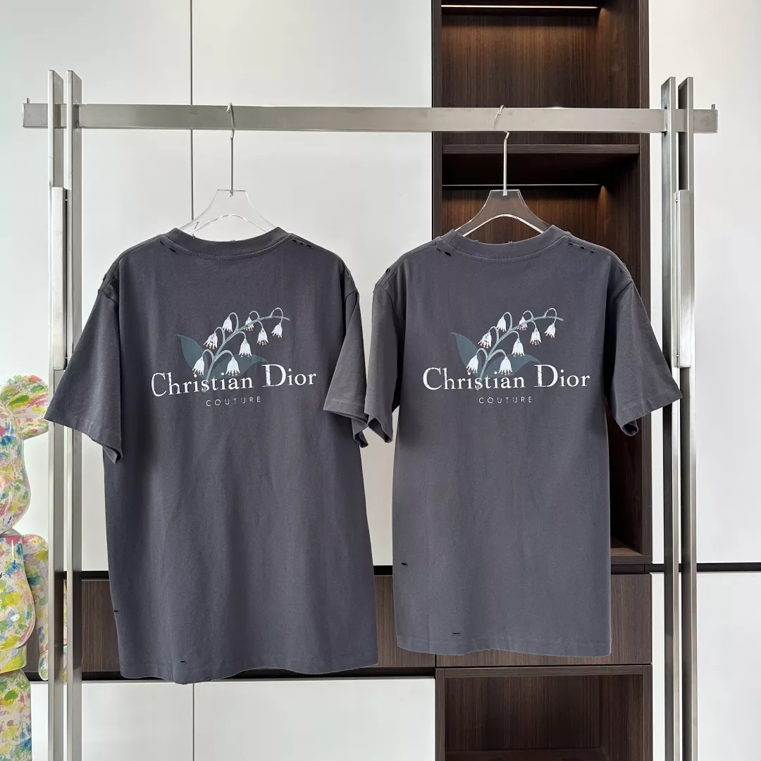 DIOR COUTURE T-SHIRT, RELAXED FIT BLACK DISTRESSED-EFFECT COTTON JERSEY – DOT044