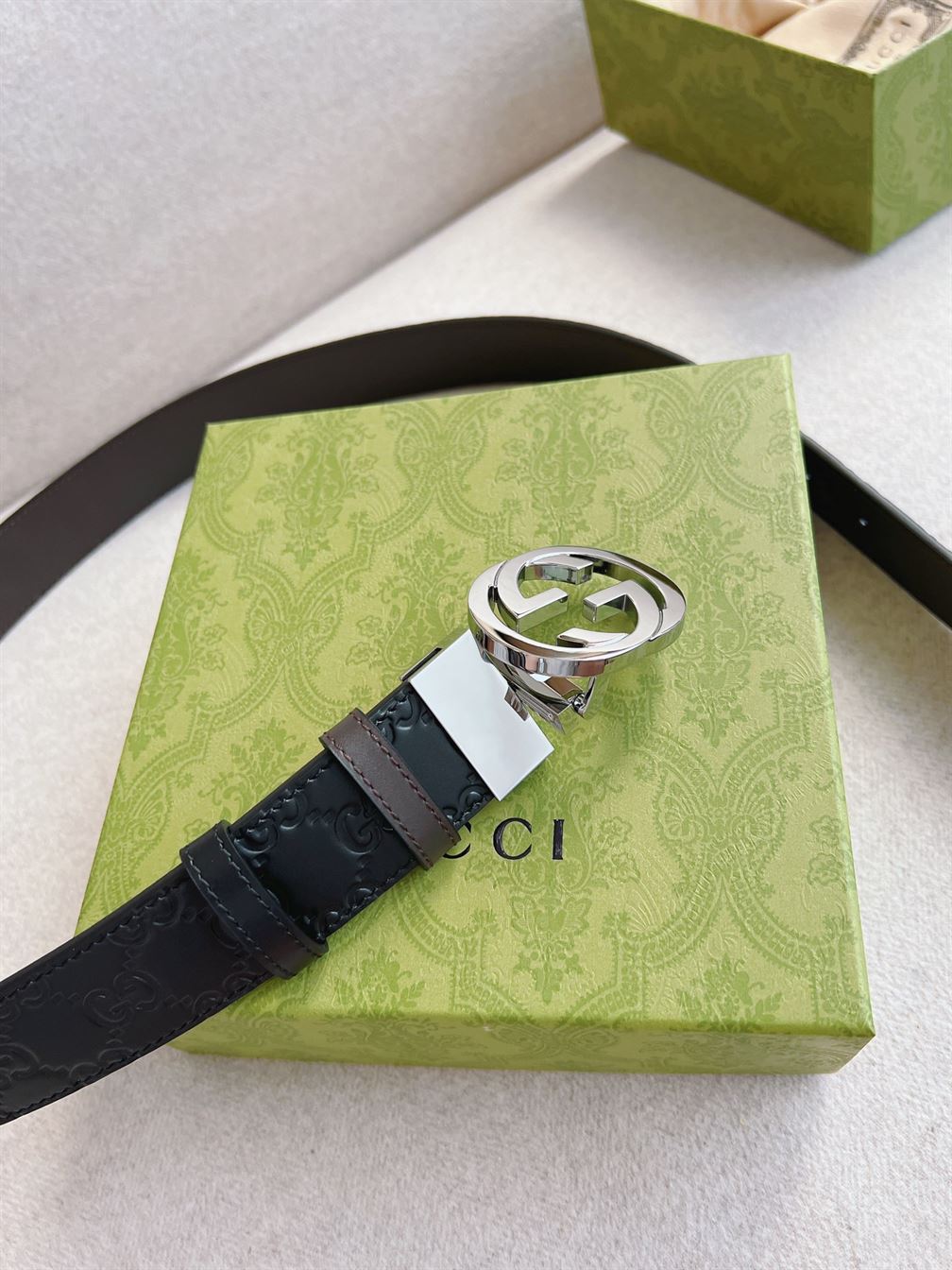 GUCCI REVERSIBLE GUCCI SIGNATURE BELT – GB025