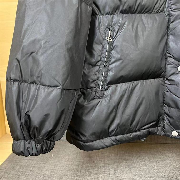 GUCCI NYLON SATIN PADDED JACKET – GCJ046