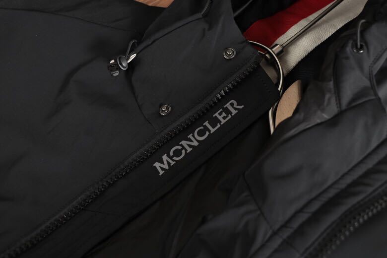 MONCLER COAT – MC138