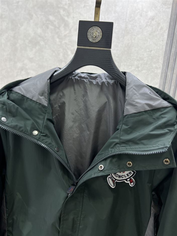 MONCLER GUIERS RAIN JACKET – MC101