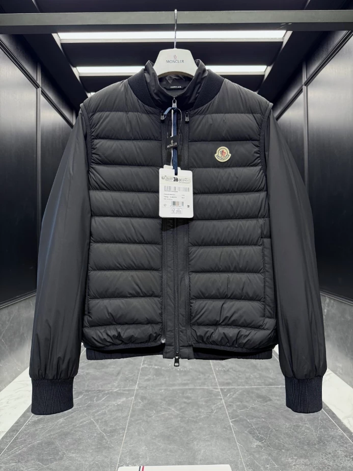 Moncler Logo-patch Gilet – MC150