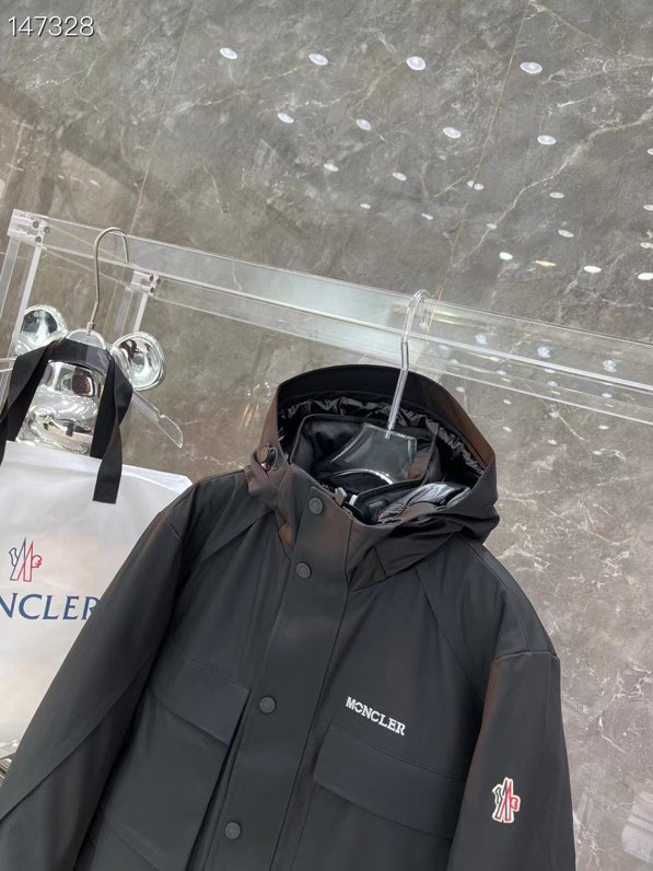 MONCLER COAT – MC121