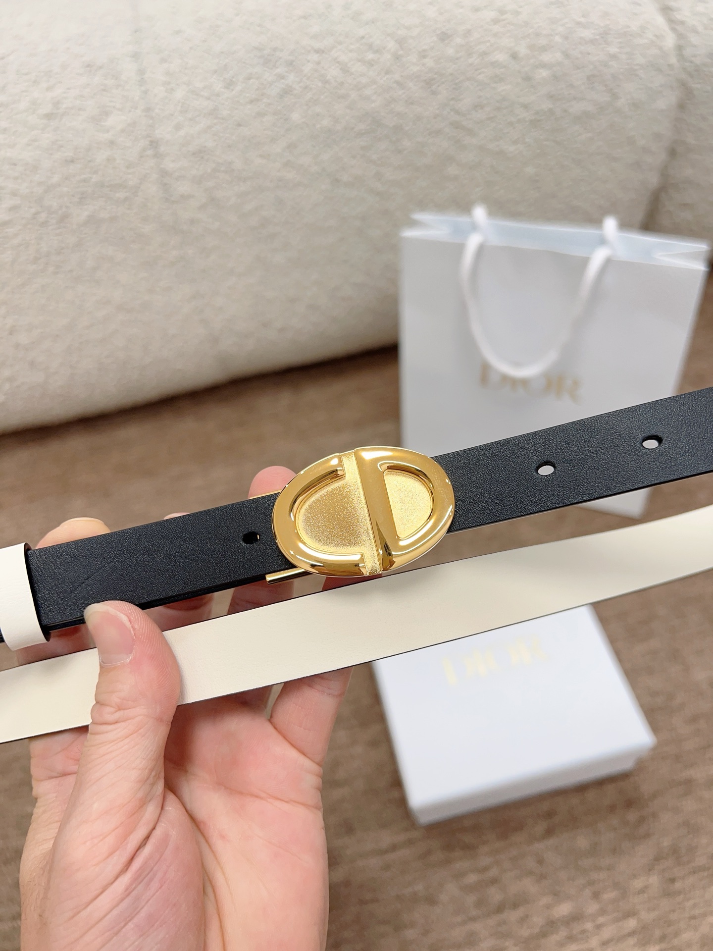 Dior Reversible Belt 30 Montaigne in White – DB025