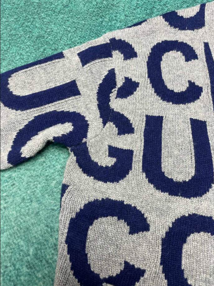 Gucci Grey Wool All-Over Logo Knitwear – GCK062