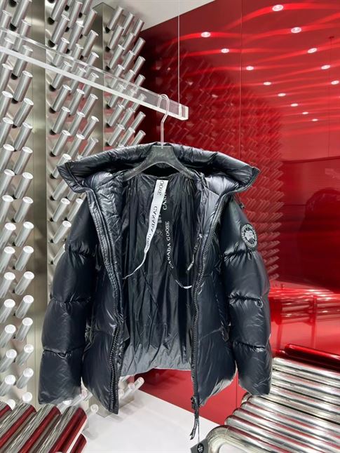 CANADA GOOSE CROFTON PUFFER BLACK LABEL – CN26