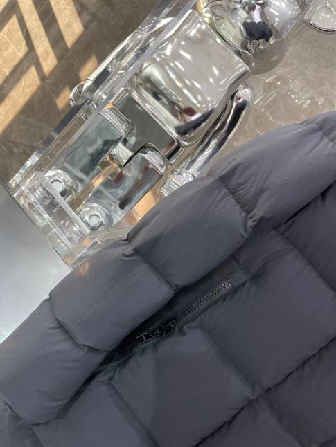 CANADA GOOSE LONG PUFFER COAT – CN20