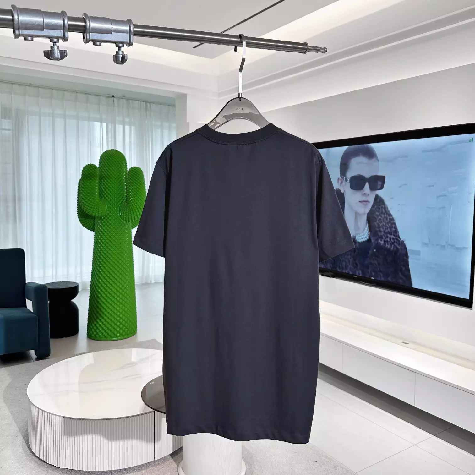 DIOR HERITAGE PRINTED T-SHIRT, REGULAR FIT BLACK COTTON JERSEY – DOT036