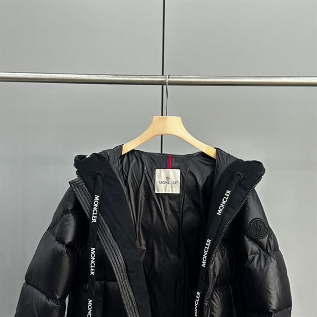 MONCLER JACKETS – MC055