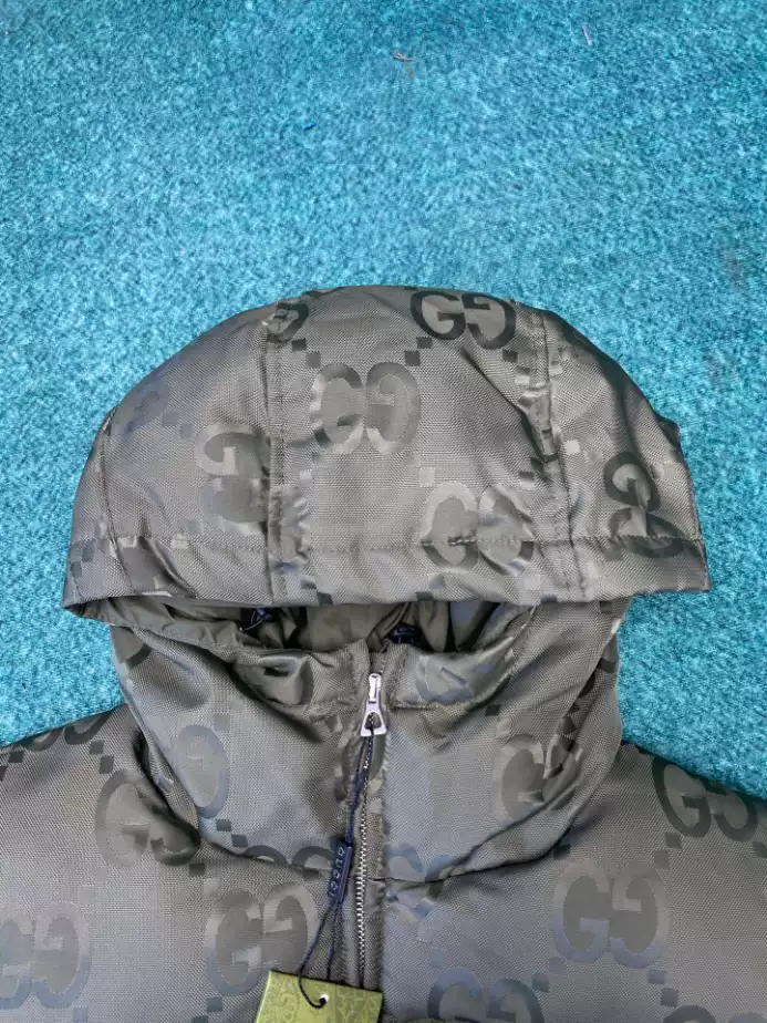 Gucci Jumbo GG Down Jacket – GCJ054