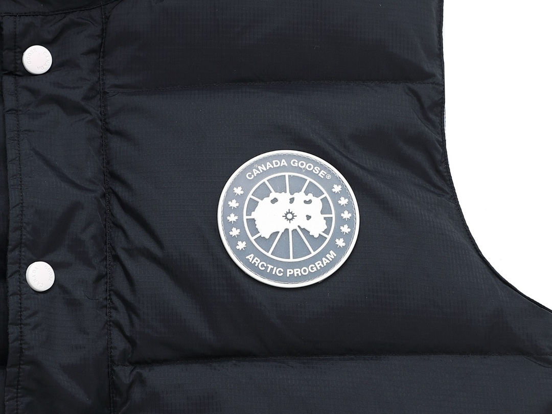 CANADA GOOSE VEST NATURE BLACK – CN32