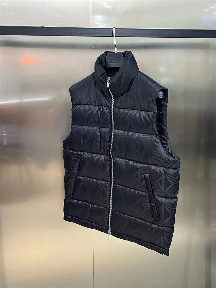 DIOR SLEEVELESS DOWN JACKET – DRC017