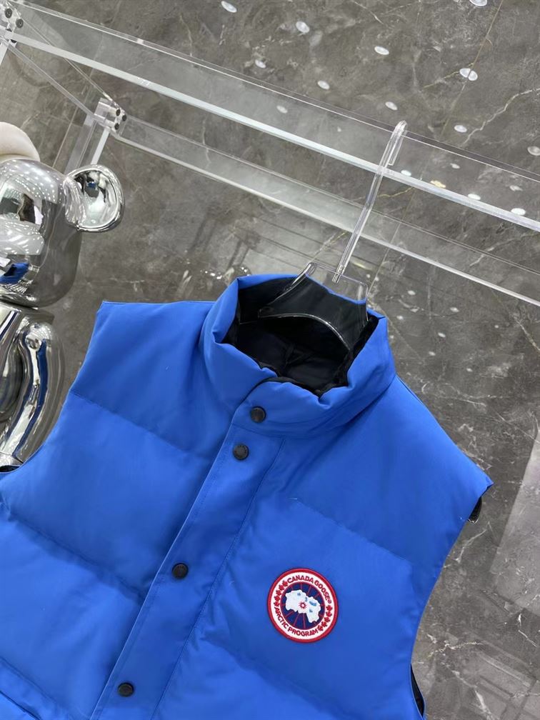 CANADA GOOSE FREESTYLE QUILTED ARTIC-TECH GILET – CN13