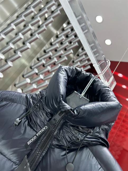 CANADA GOOSE CROFTON PUFFER BLACK LABEL – CN26