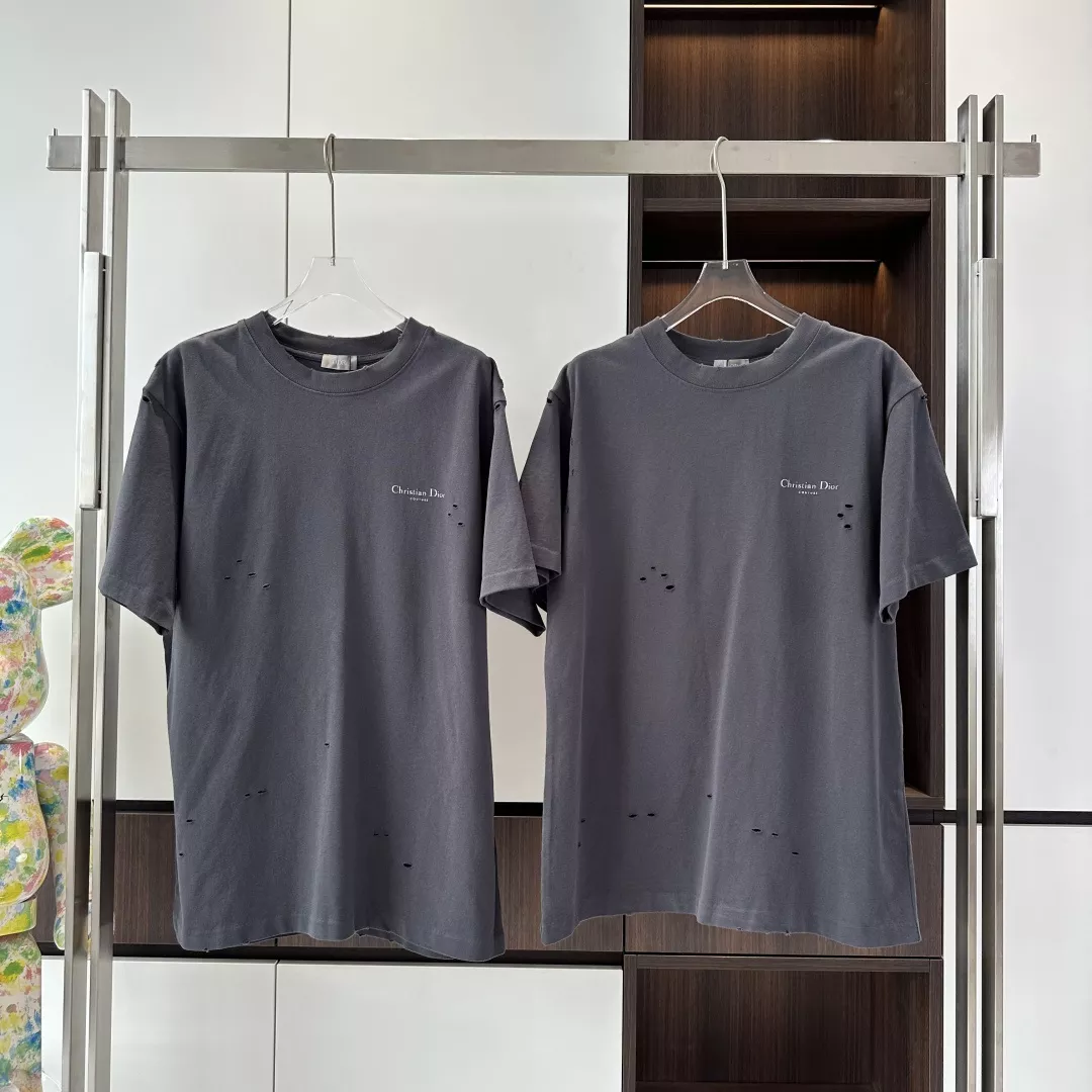 DIOR COUTURE T-SHIRT, RELAXED FIT BLACK DISTRESSED-EFFECT COTTON JERSEY – DOT044