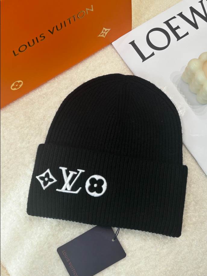 Louis Vuitton Black Logo LV White Hats – LVC002