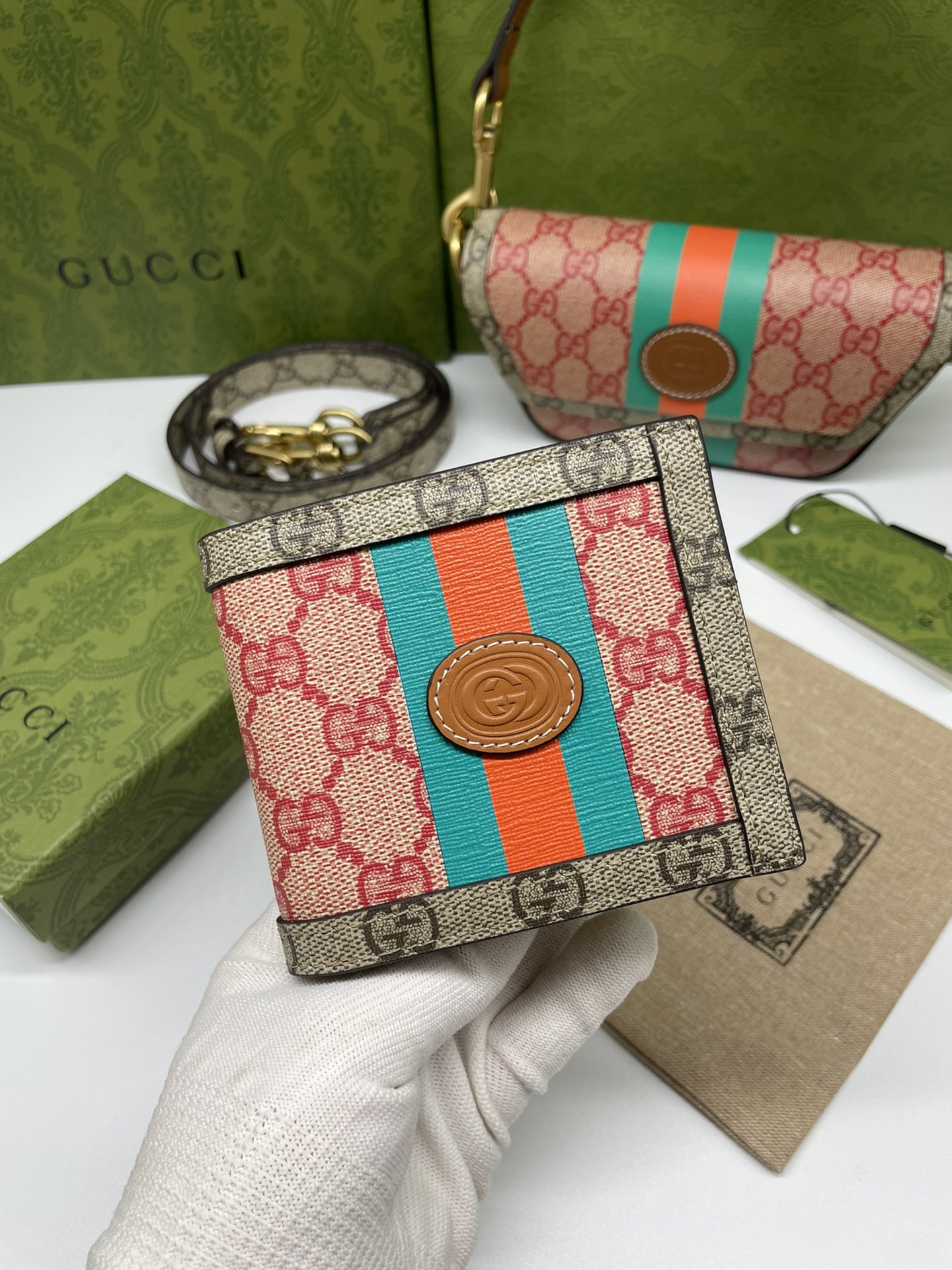 GUCCI X DANS LE VERT GG SUPREME WALLET – WLG049