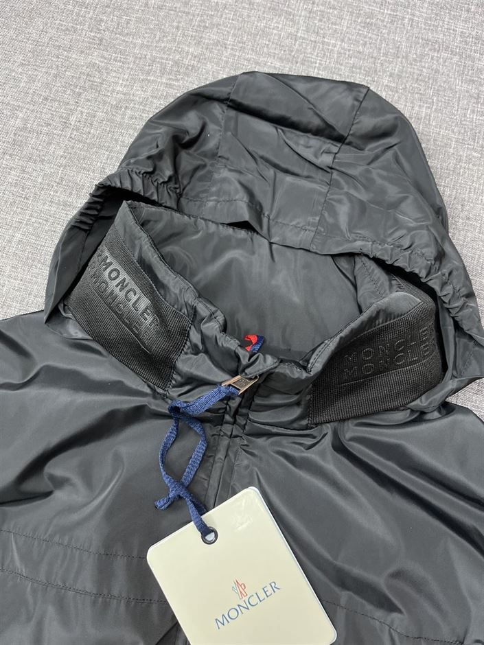 MONCLER NIRE RAIN JACKET BLACK – MC092
