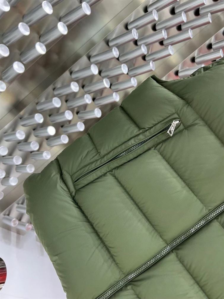 MONCLER DOWN GILET – MC131