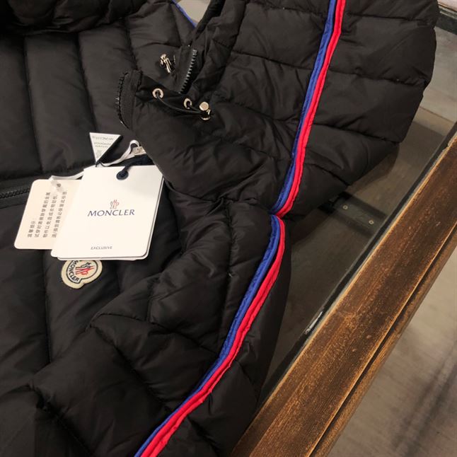 MONCLER AGOUT QUILTED SHELL JACKET – MC069