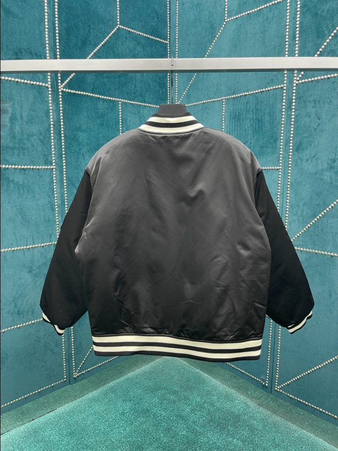 LOUIS VUITTON ‘LV LOVERS’ BLACK COAT – LVC042