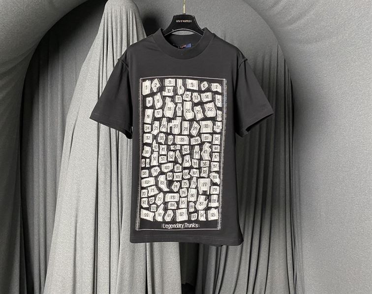 LOUIS VUITTON LEGENDARY TRUNKS T-SHIRT – LVTS053
