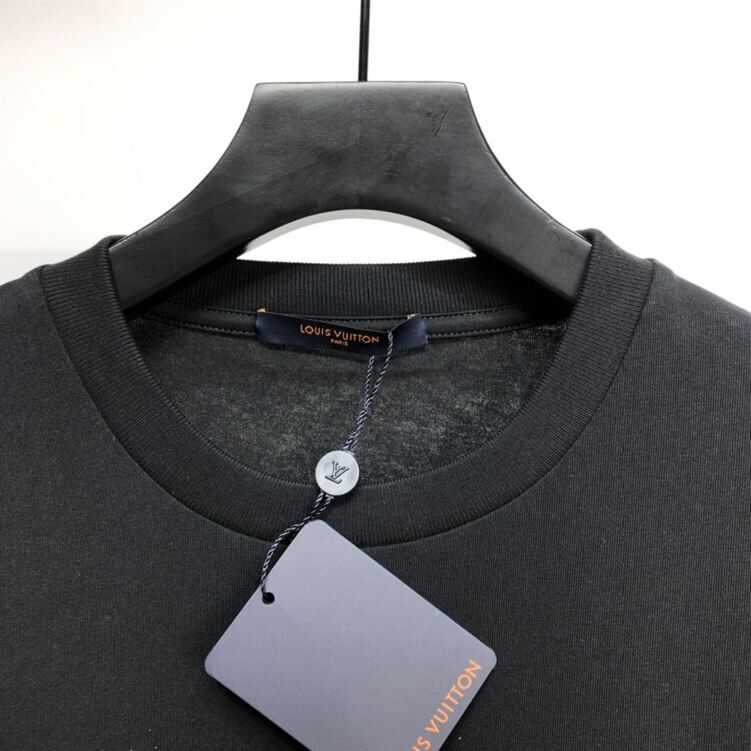 LOUIS VUITTON LVSE MONOGRAM GRADIENT T-SHIRT – LVTS054