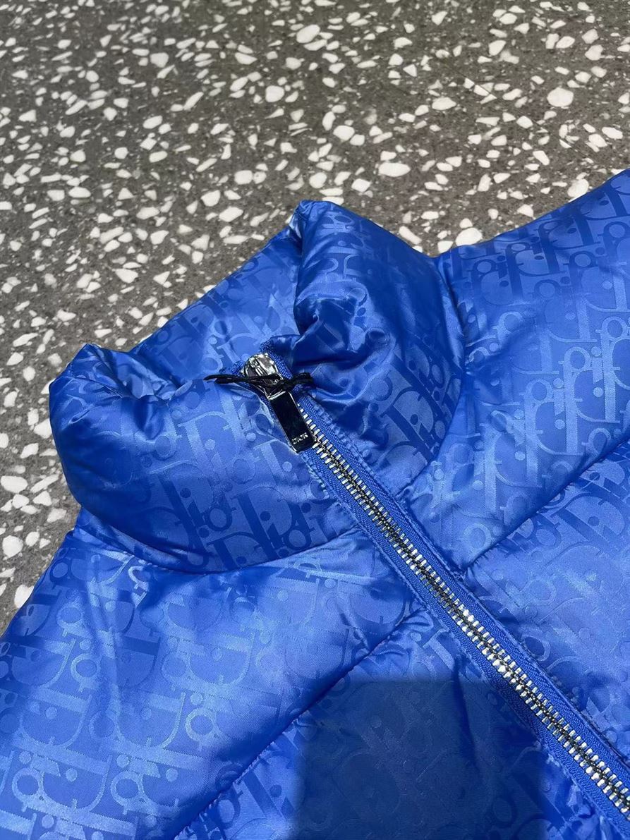 DIOR OBLIQUE SLEEVELESS DOWN JACKET – DRC013