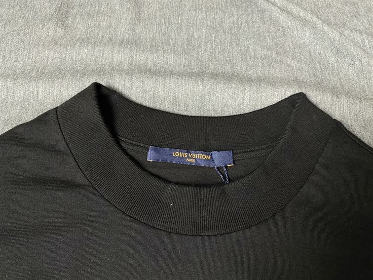 LOUIS VUITTON LEGENDARY TRUNKS T-SHIRT – LVTS053