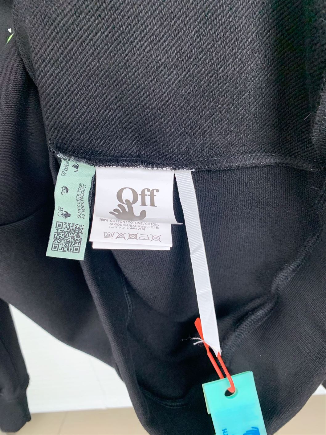 OFF-WHITE BLACK PRINTED HOODIE – OS015