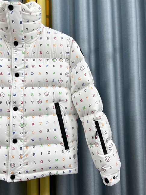 MONCLER JACKETS – MC054