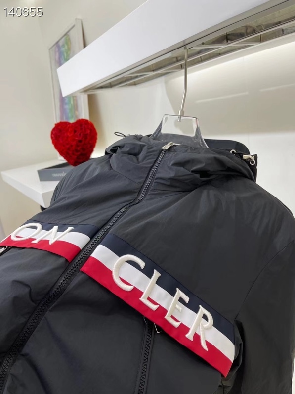 MONCLER OLARGUES HOODED DOWN JACKET – MC112