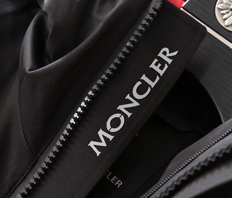 MONCLER COAT – MC136
