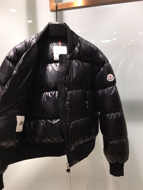 MONCLER PUFFER MERLAT BOMBER JACKET – MC033