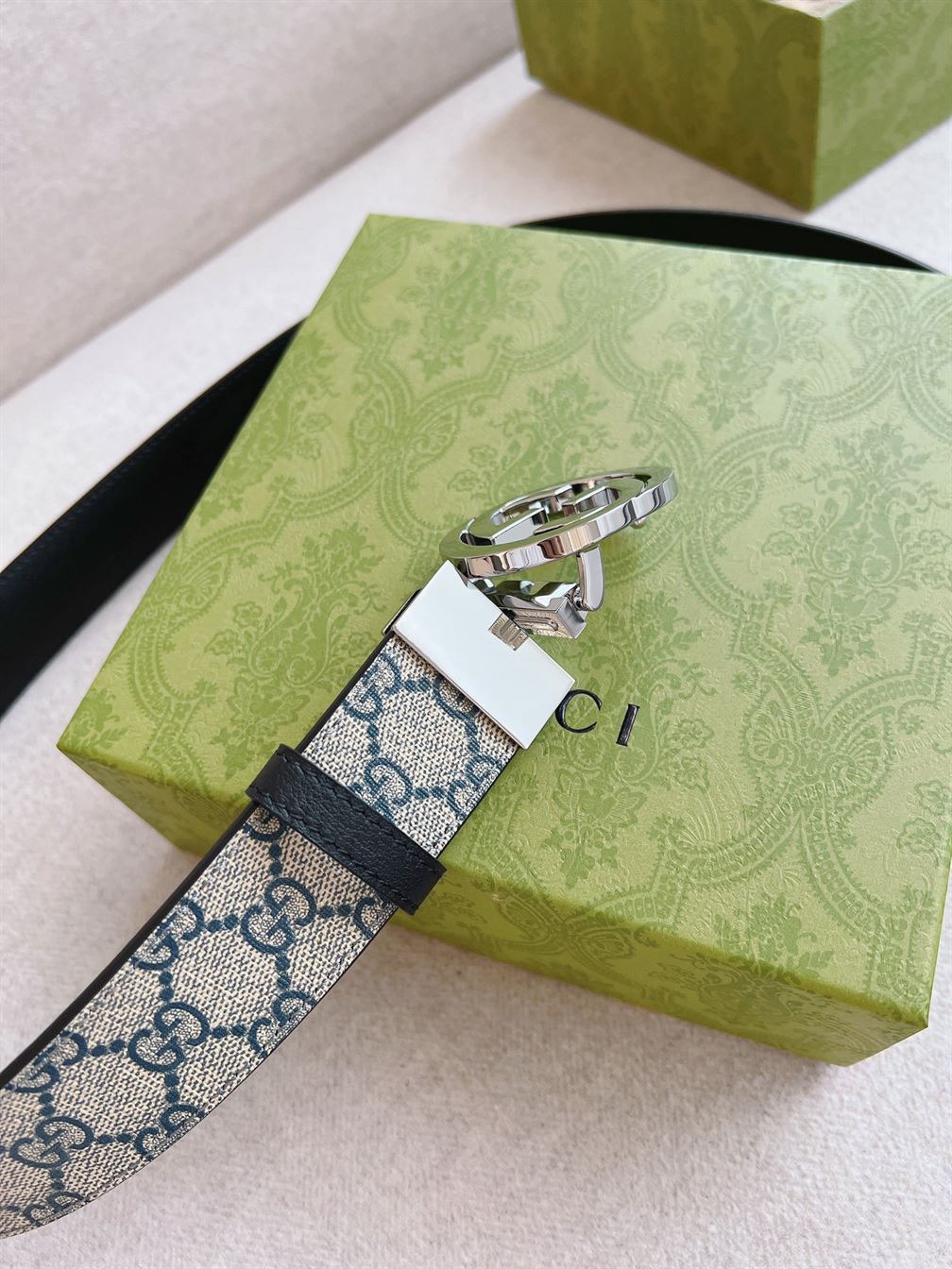 GUCCI SUPREME BELT WITH G BUCKLE – GB012