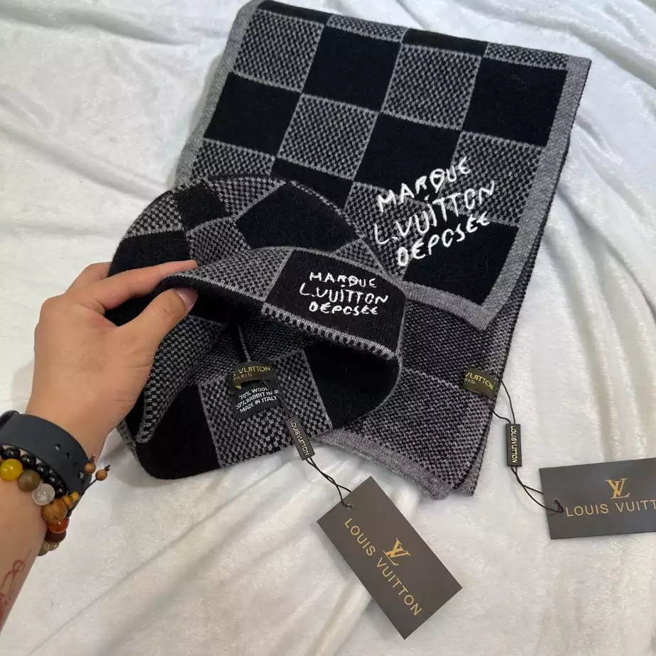 Louis Vuitton Scarf & Beanie Set – LVC022